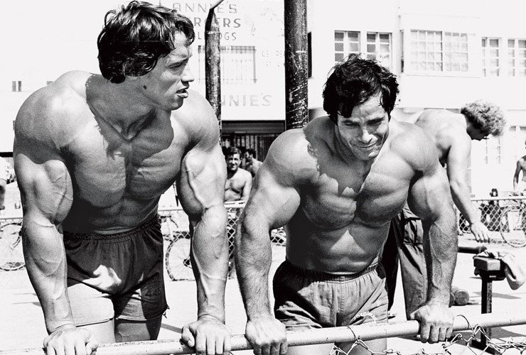 Franco a Arnie pri tréningu