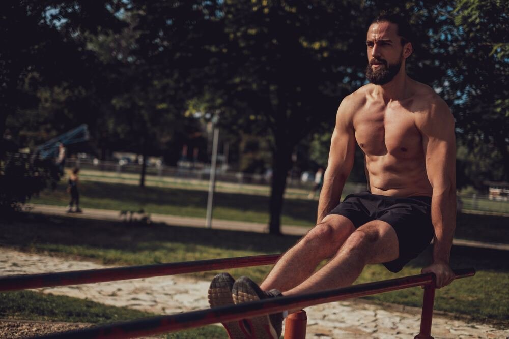 5 efektívnych cvikov na brucho, ktoré môžete cvičiť aj doma